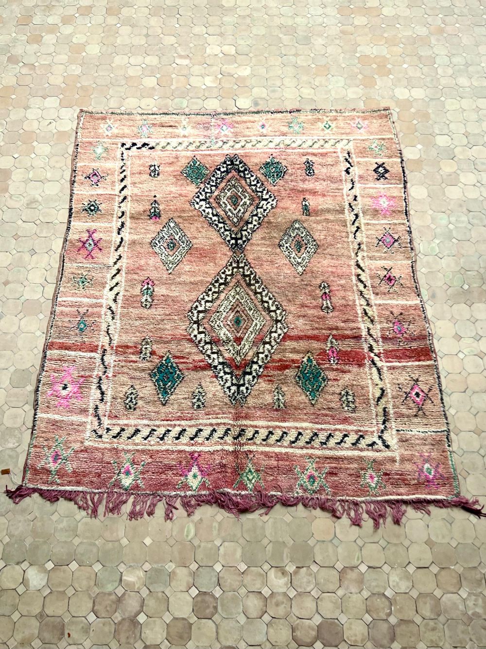Marokkolainen vintage Boujaad matto 235x190cm