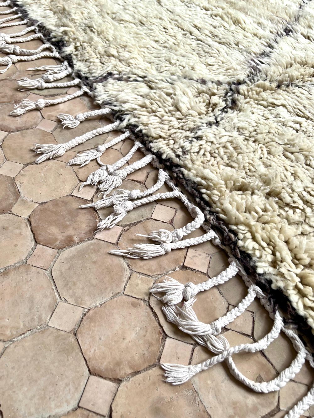 Moroccan Semi vintage Beni Ouarain Rug 325x190cm