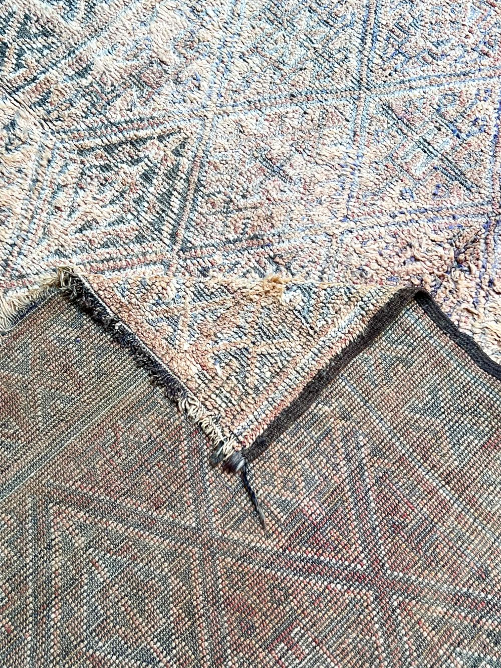 Moroccan Vintage Zayane Rug 320x215cm