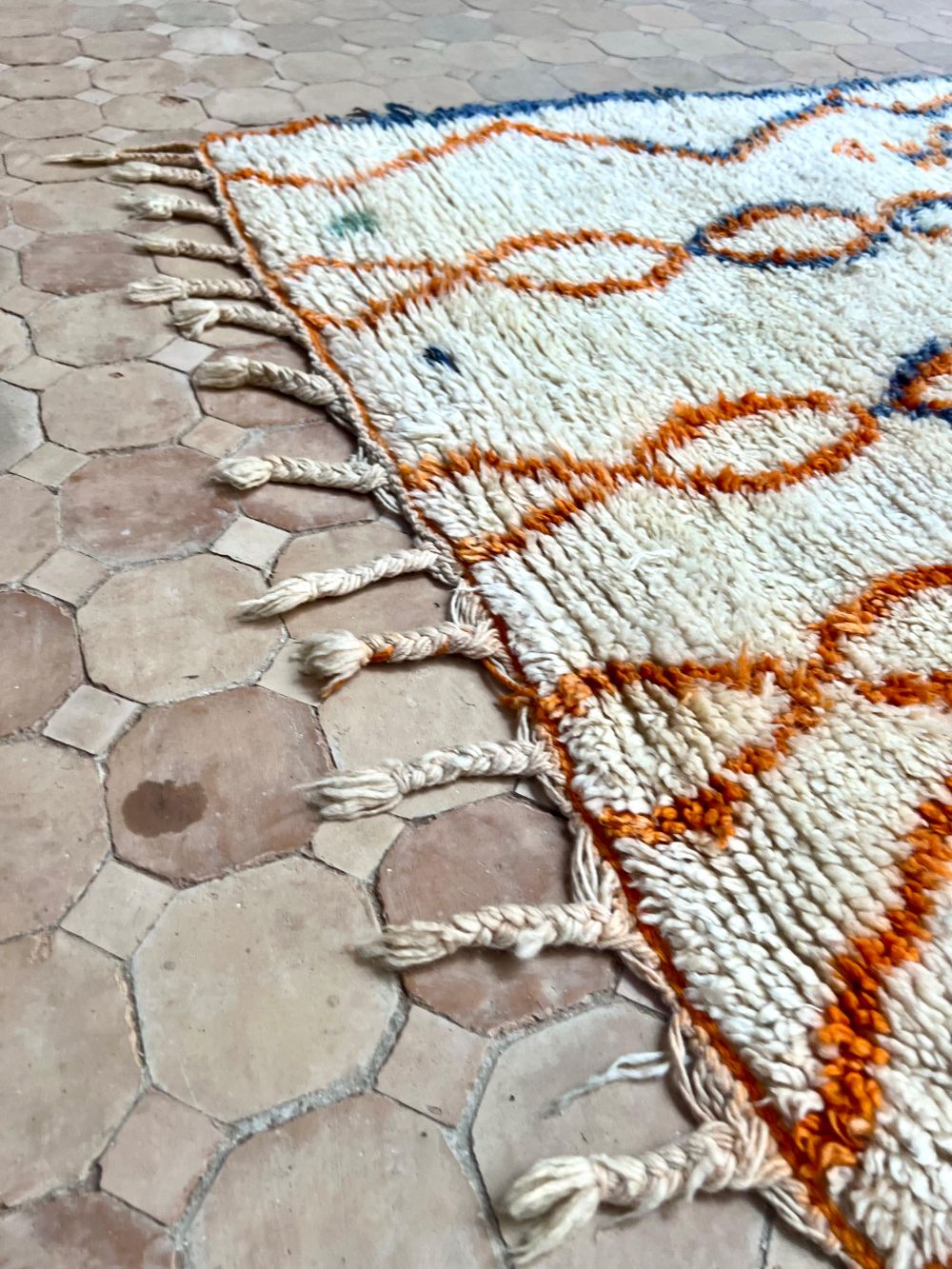 Marokkolainen vintage Azilal-matto 200x100cm
