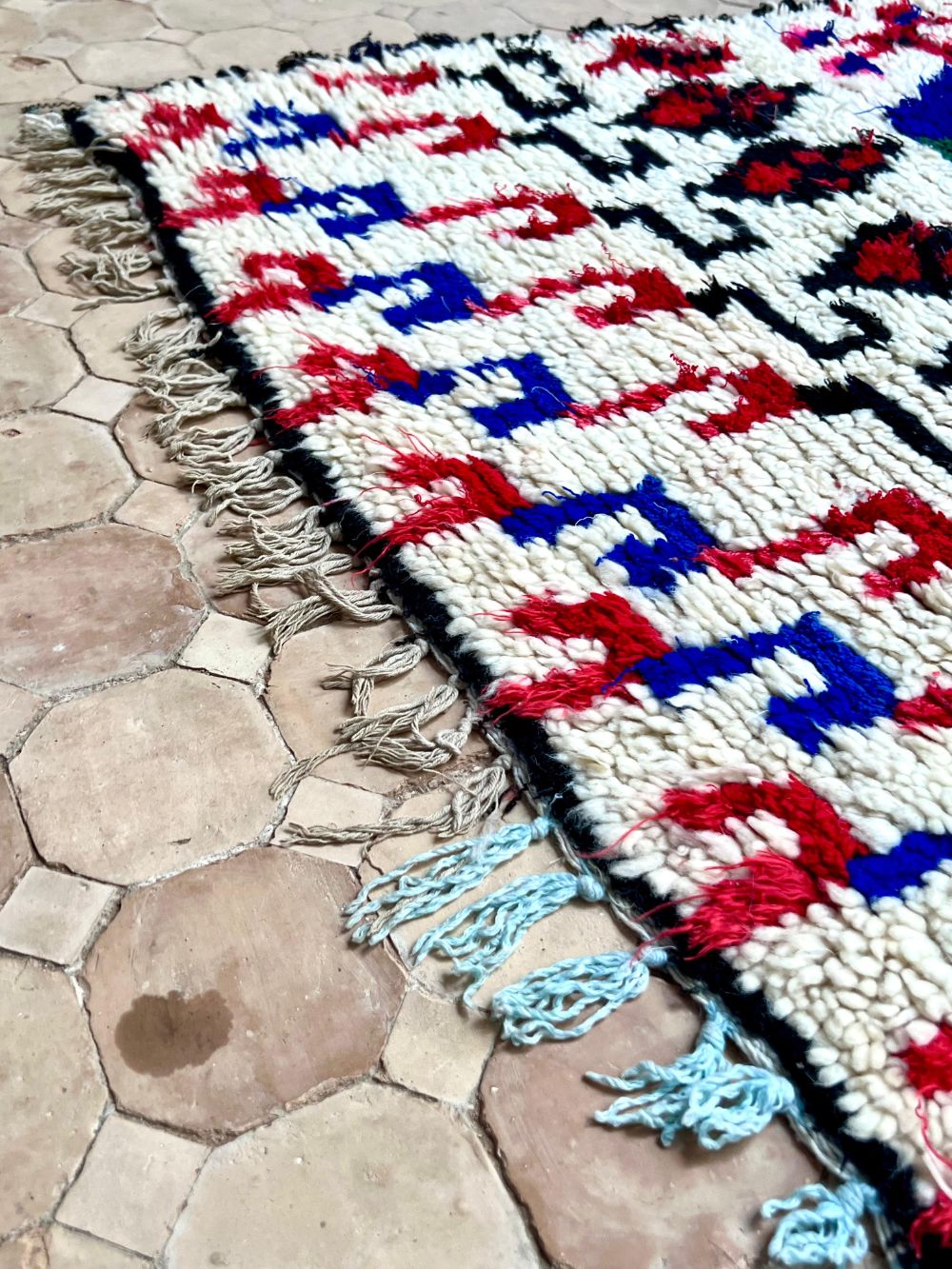 Marokkolainen vintage Azilal-matto 215x105cm
