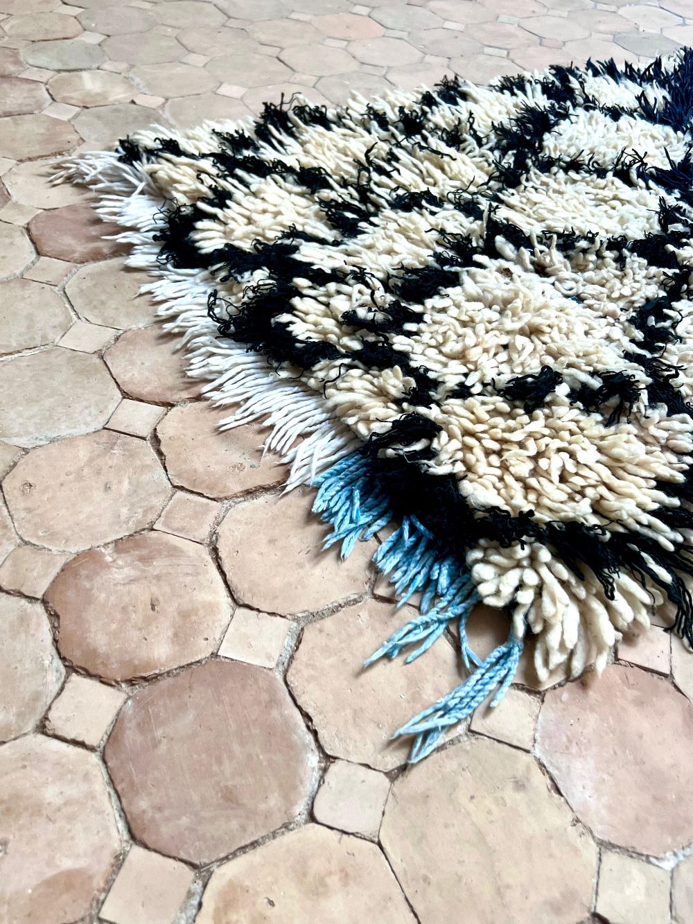 Marokkolainen vintage Azilal-matto 195x65cm