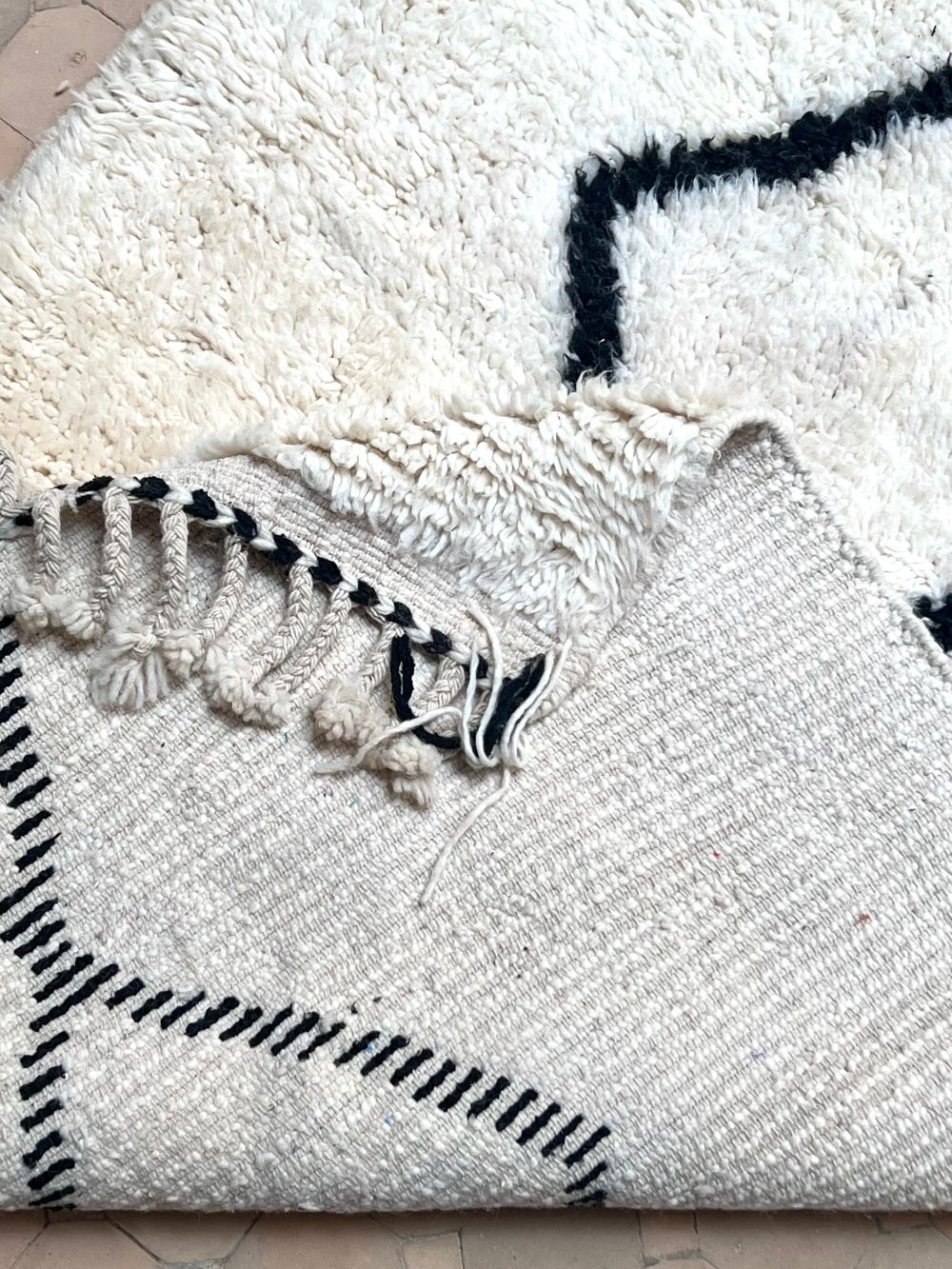 Moroccan Black & White Rug 140x105cm