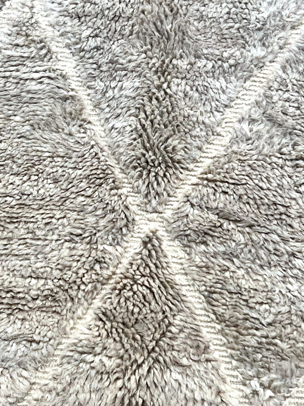 Moroccan Mrirt Grey Bear Rug 280×205cm