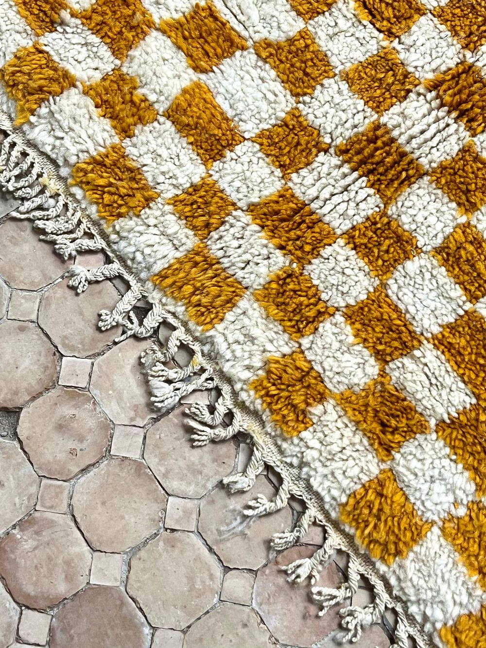 Mittatilaus haluamassasi koossa: ruudullinen-matto