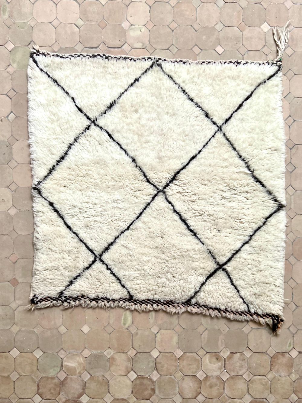 Moroccan Black & White Rug 105x105cm