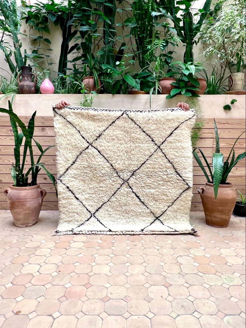 Moroccan Black & White Rug 105x105cm