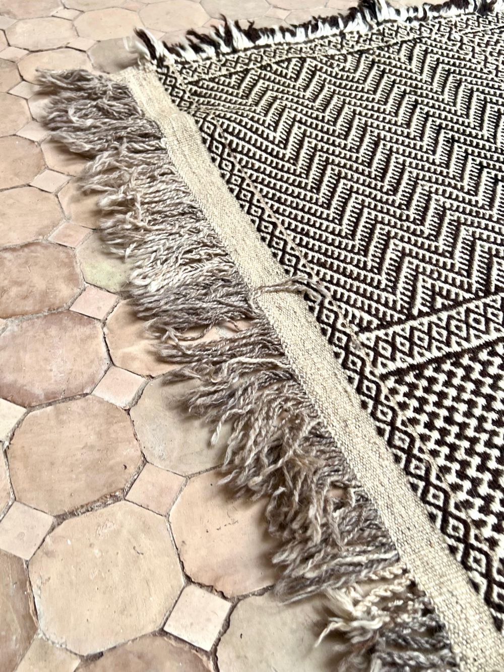 Marokkolainen nukaton matto 250x165cm