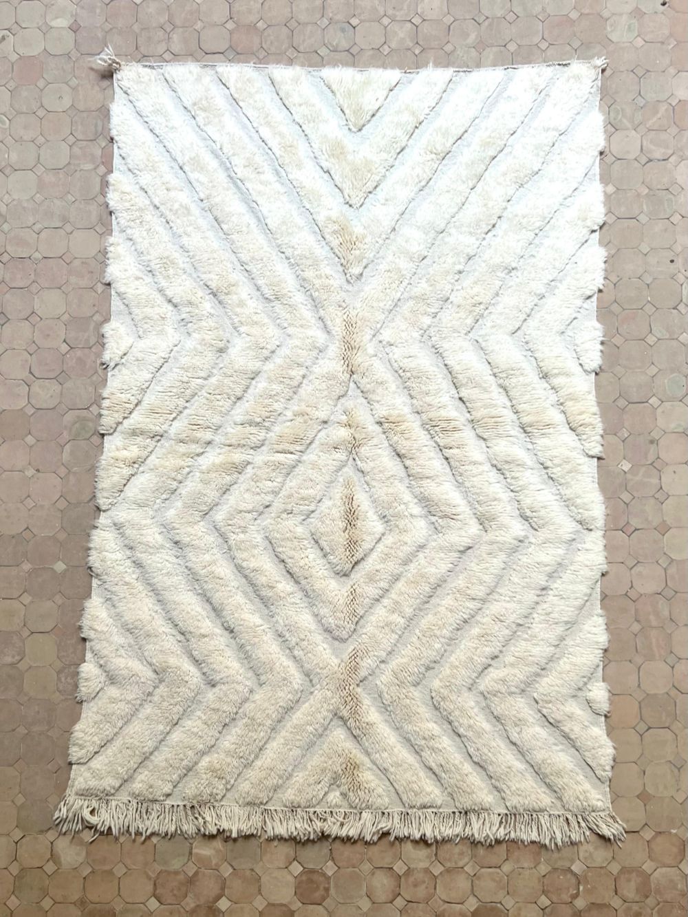 Marokkolainen valkoinen matto 230x145cm