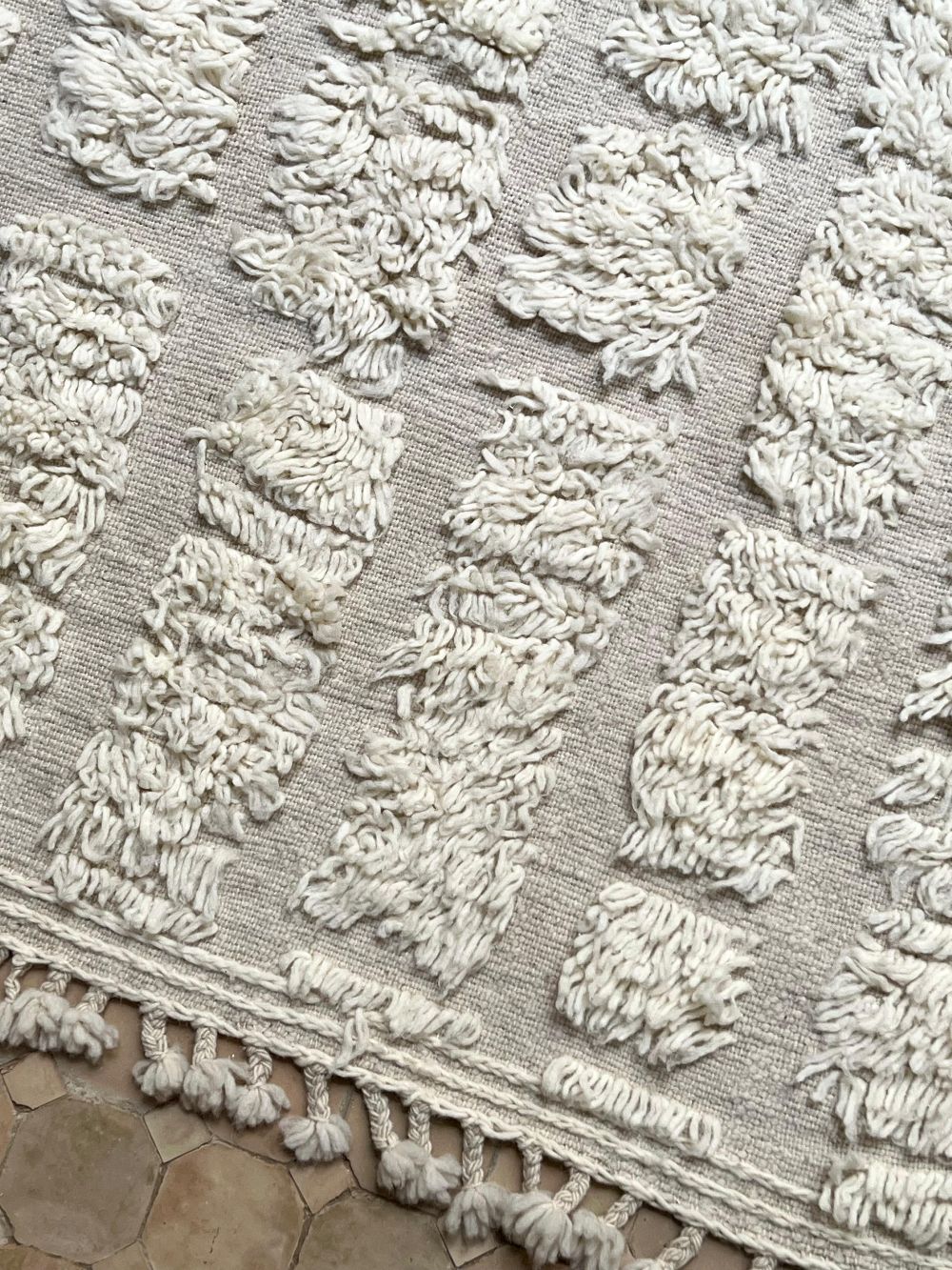 Marokkolainen valkoinen matto 220x145cm