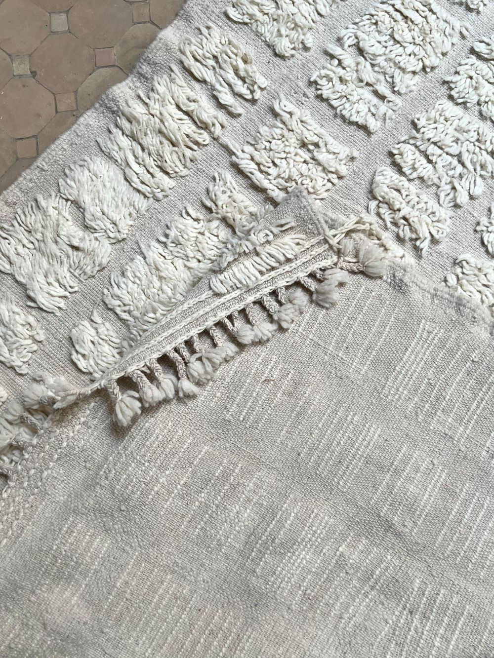 Marokkolainen valkoinen matto 220x145cm