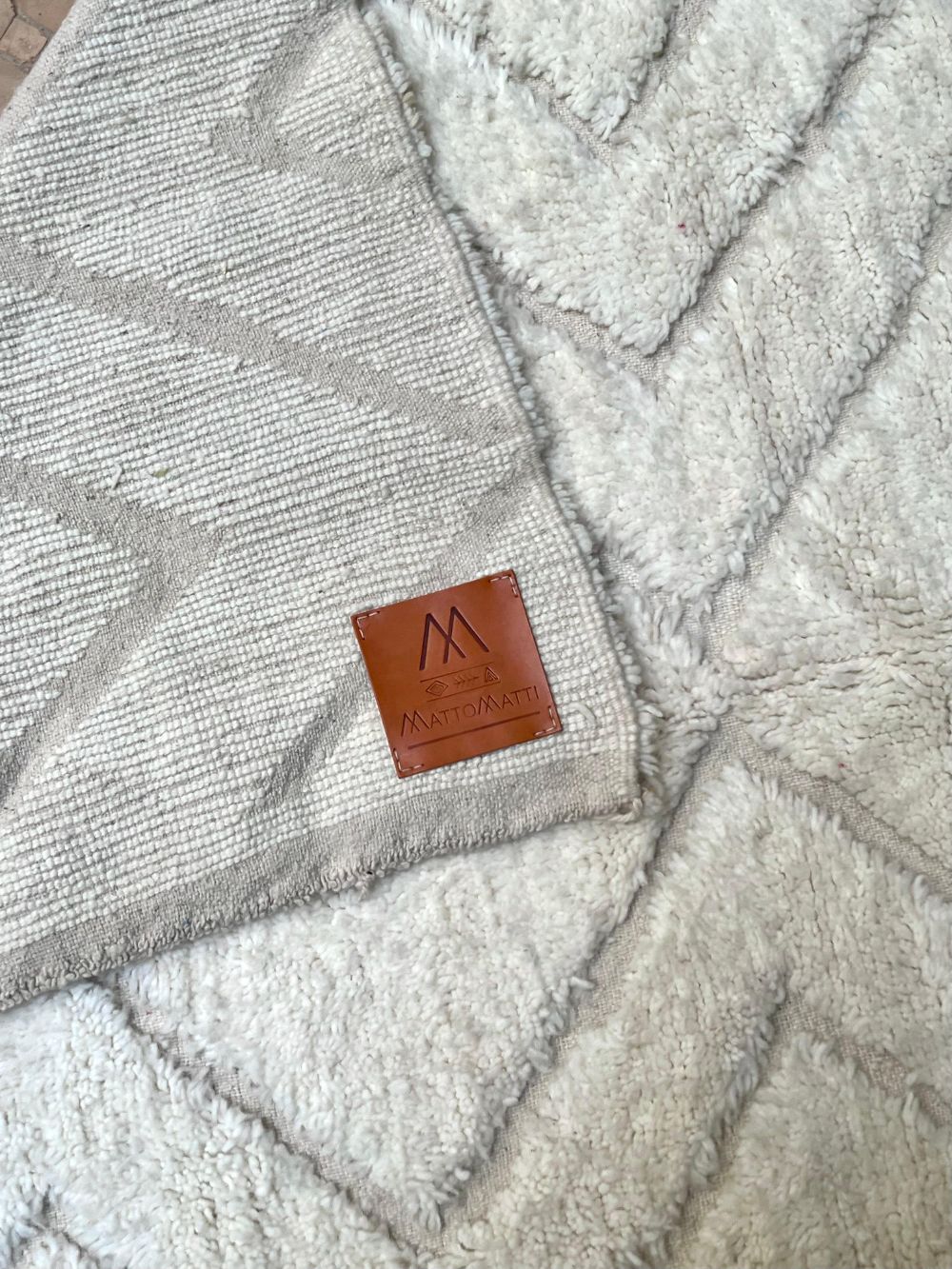 Marokkolainen valkoinen matto 235x160cm