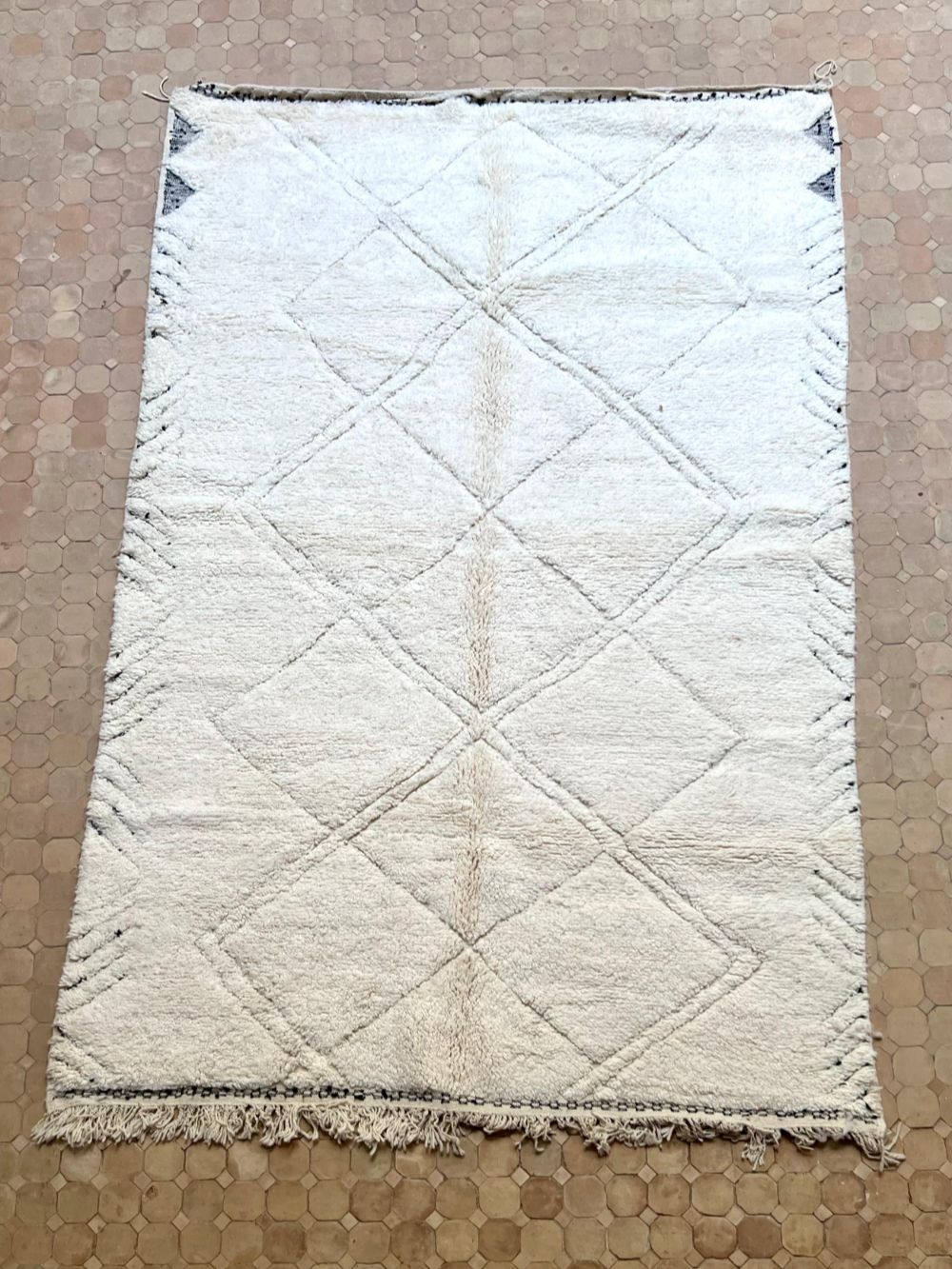 Moroccan Black & White Rug 315x195cm