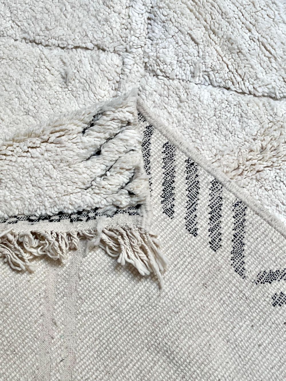 Moroccan Black & White Rug 315x195cm