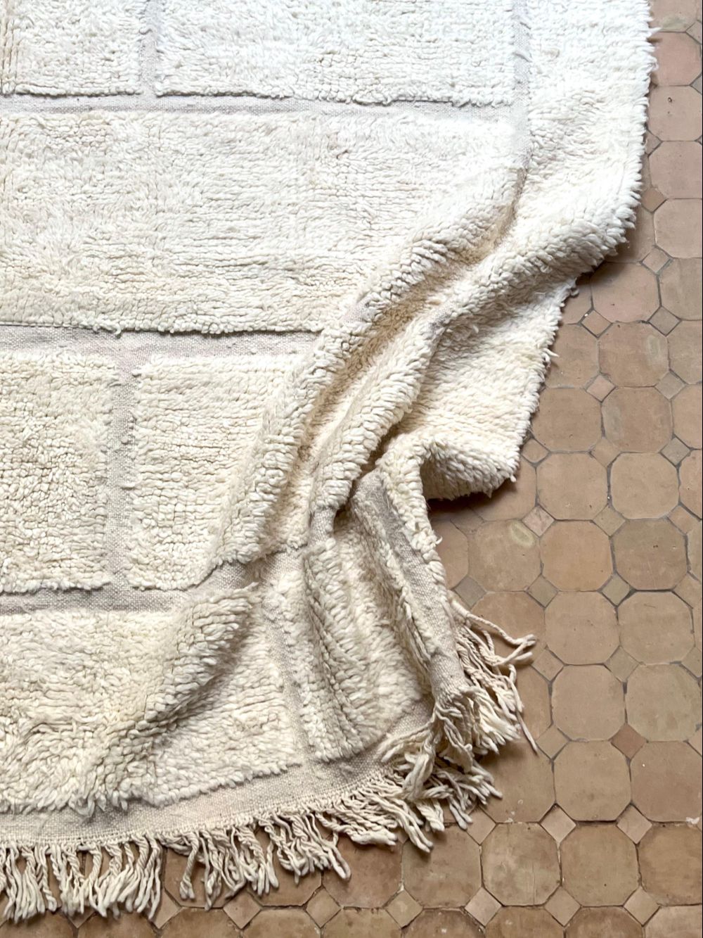 Marokkolainen valkoinen matto 285x200cm