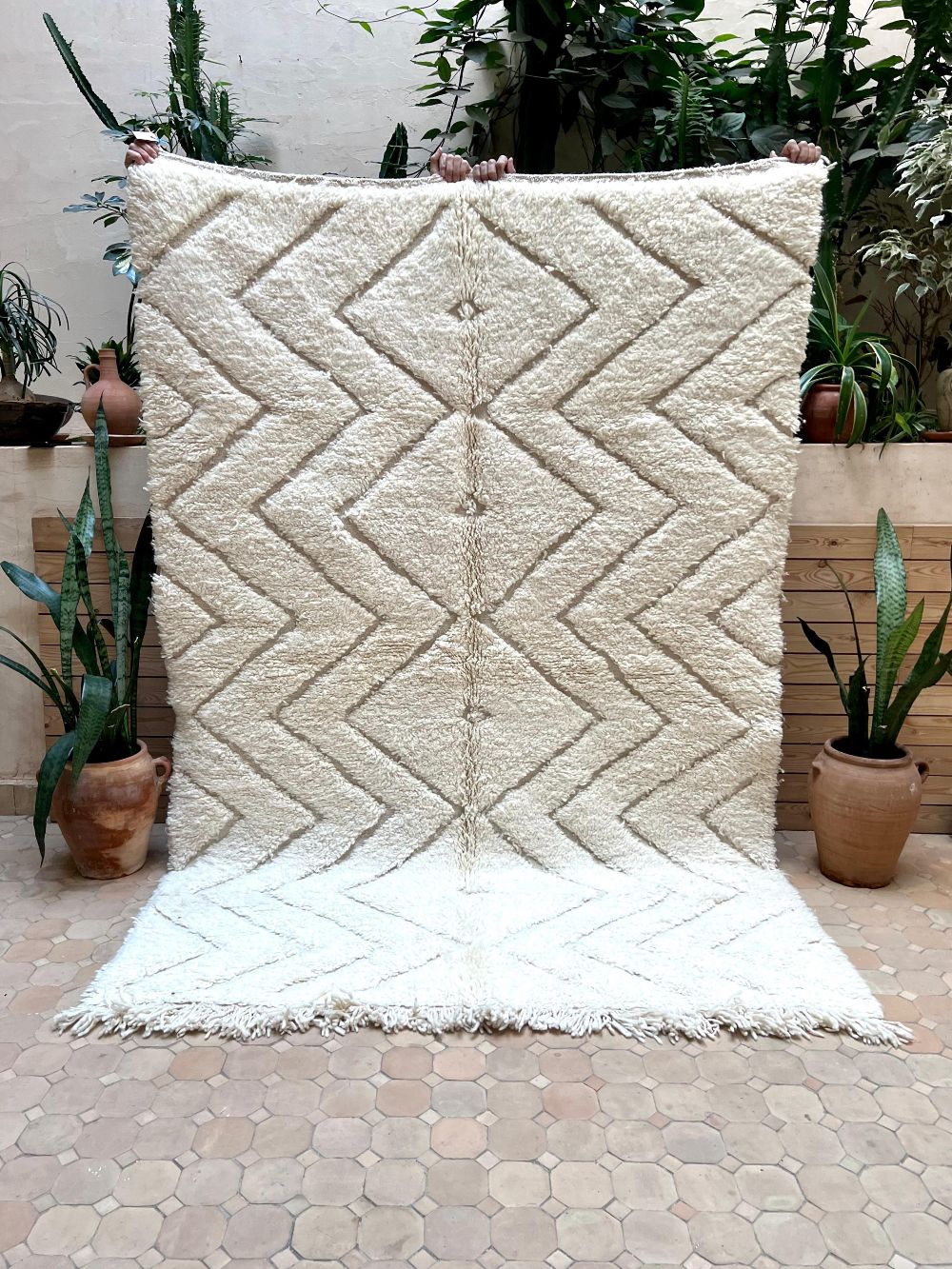 Marokkolainen valkoinen matto 235x160cm