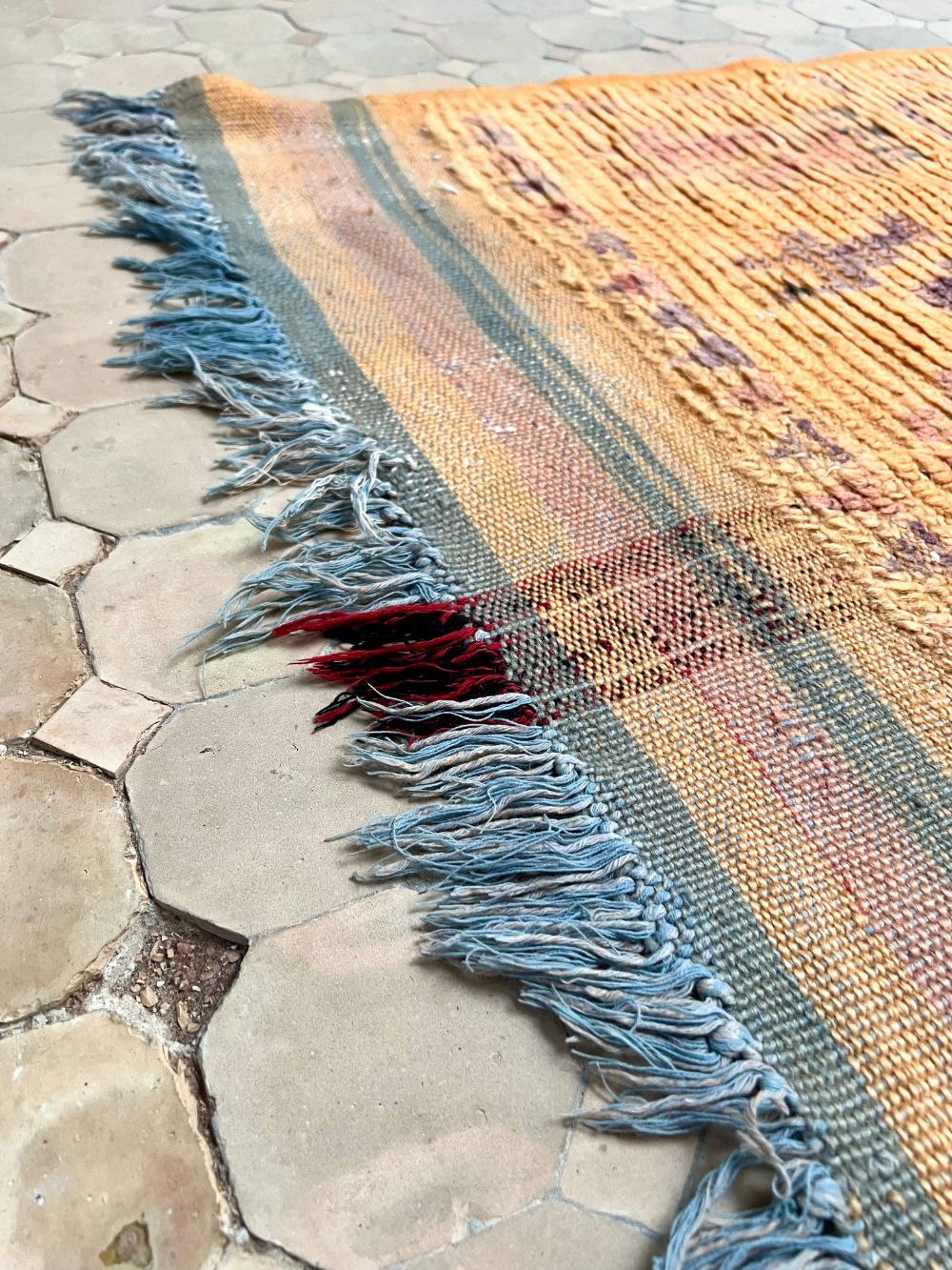 Marokkolainen vintage Boujaad matto 185x110cm