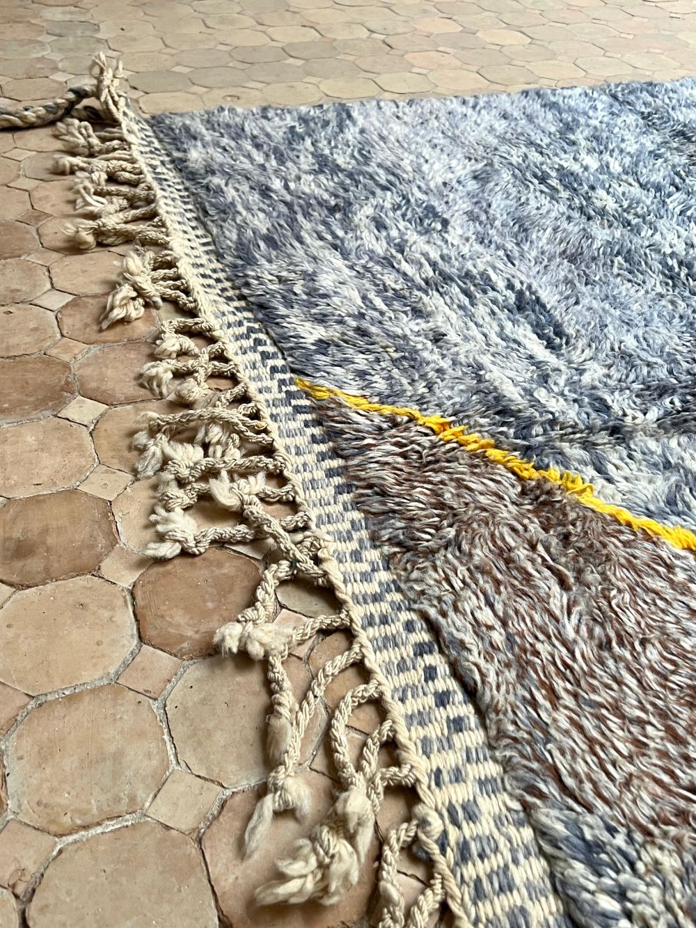 Marokkolainen Boujaad matto 245x175cm