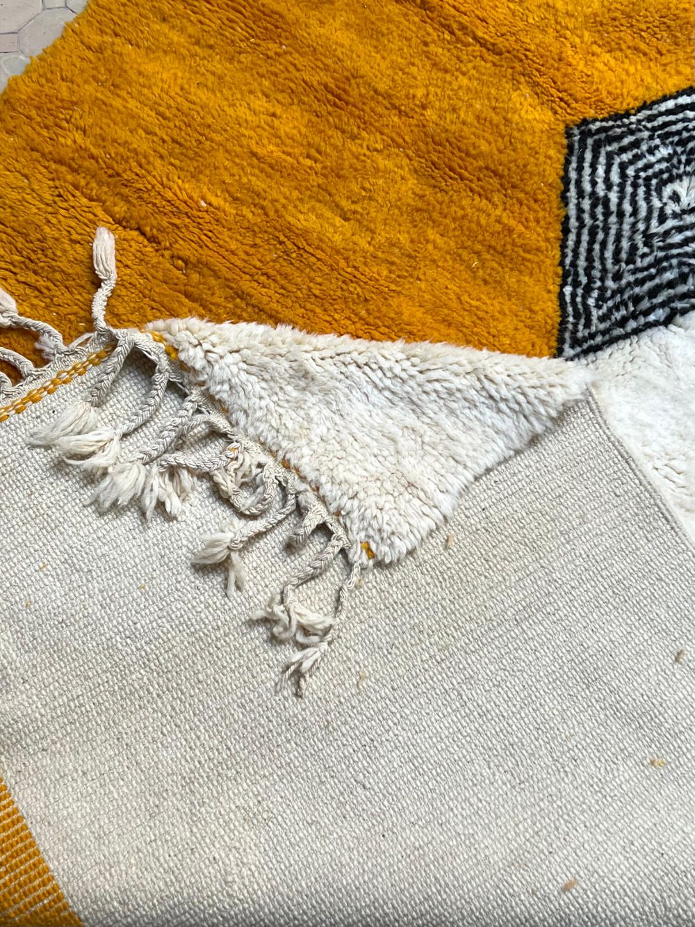 Moroccan Hanzo Rug 240x165cm