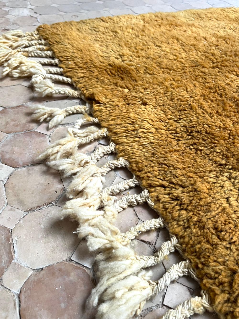 Marokkolainen ruskea matto 235x170cm