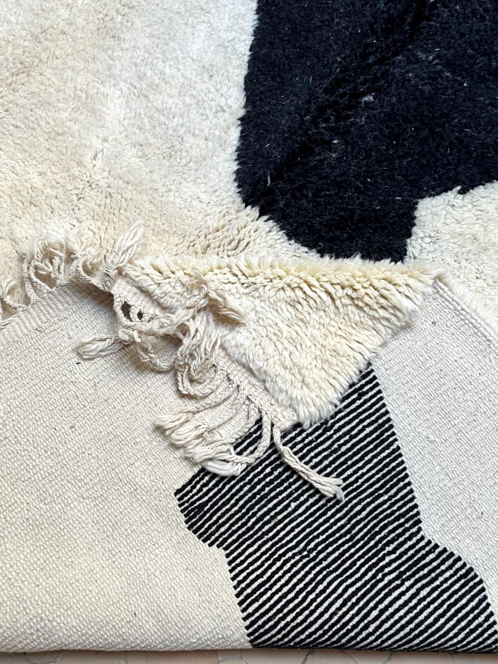 Moroccan Cat Rug 325x215cm