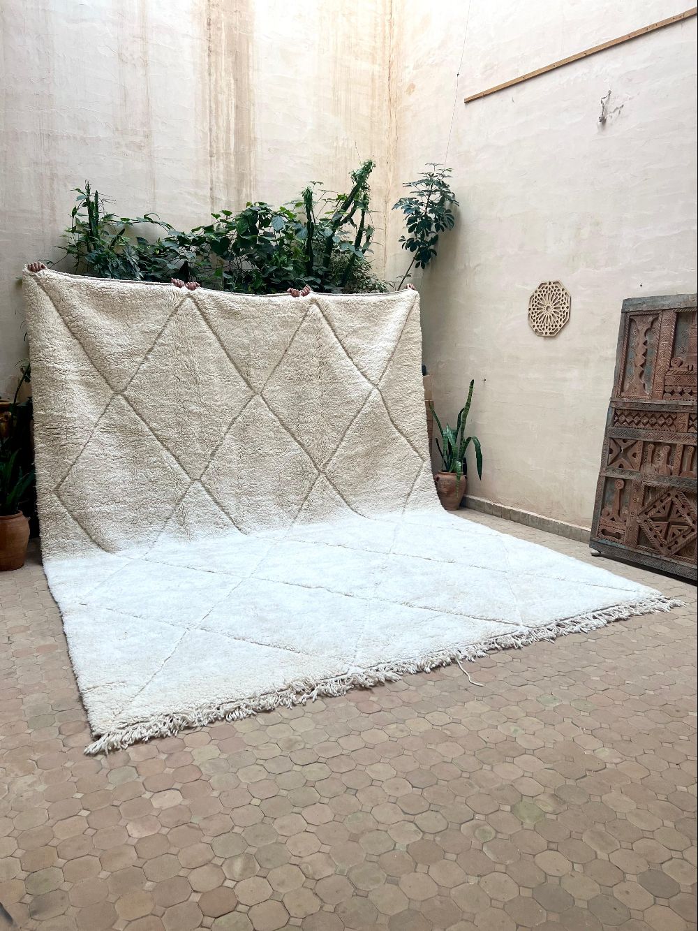 Moroccan All White Rug 400x315cm