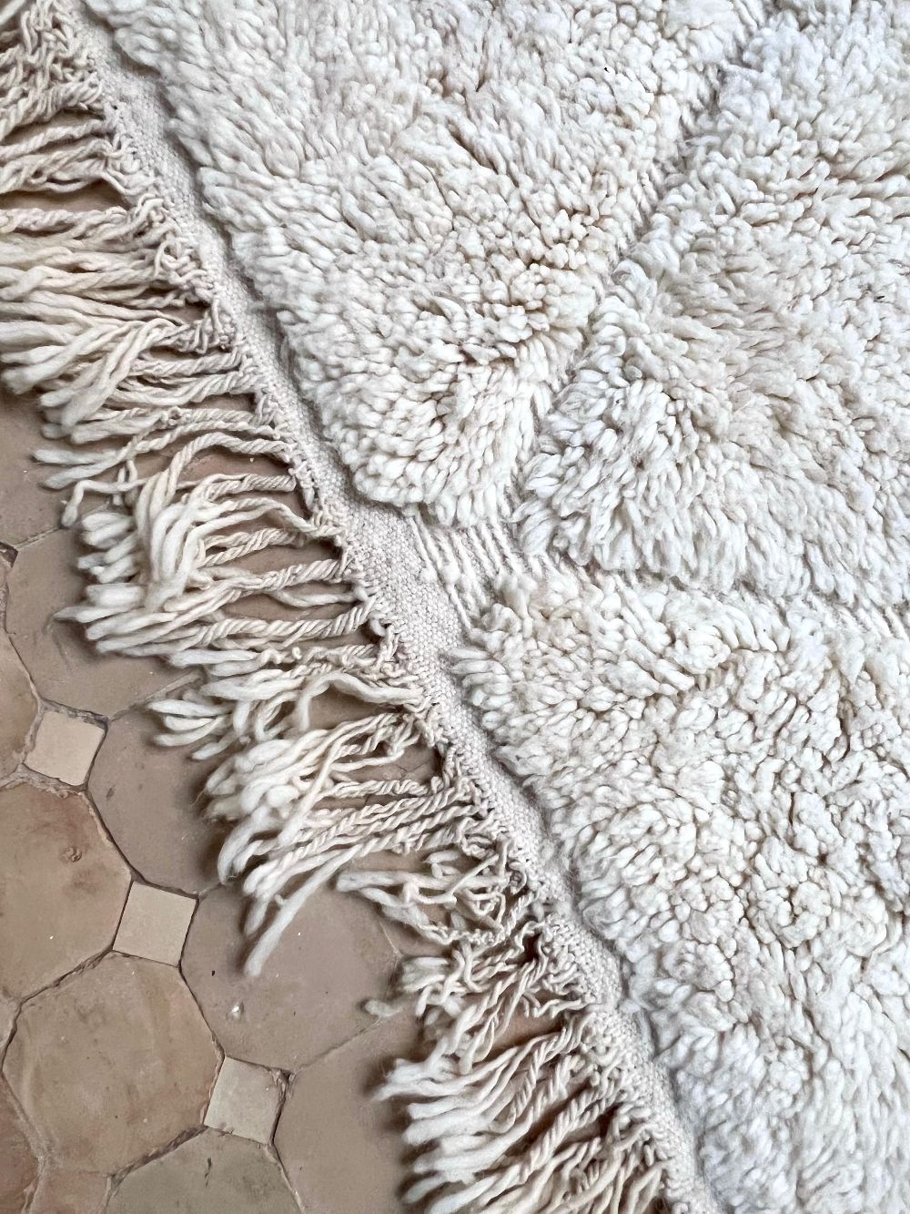 Moroccan All White Rug 400x315cm