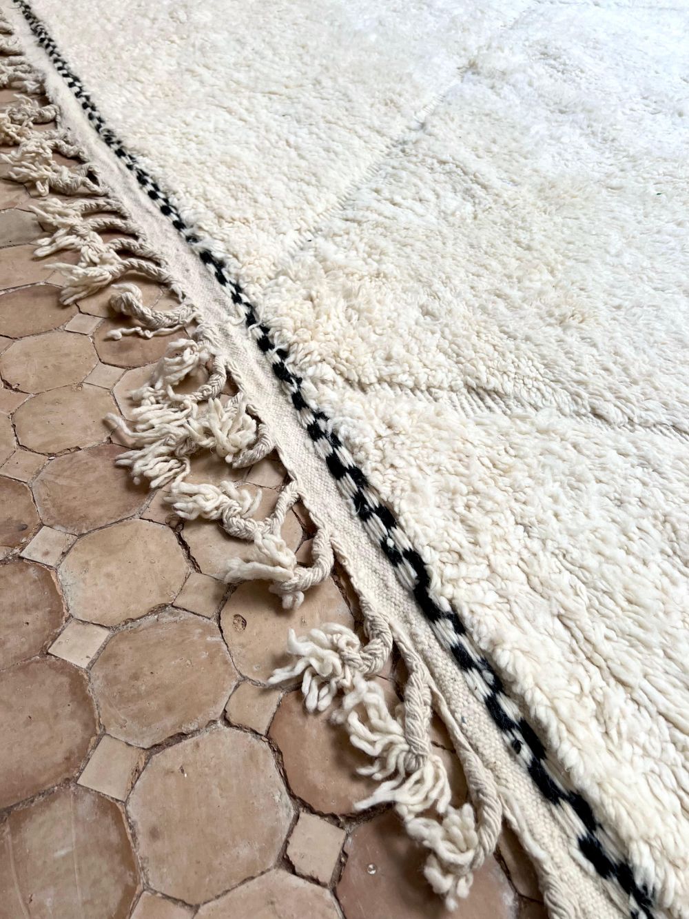 Moroccan All White Rug 490x400cm