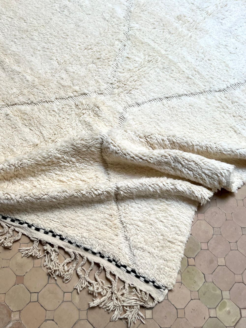 Moroccan All White Rug 490x400cm