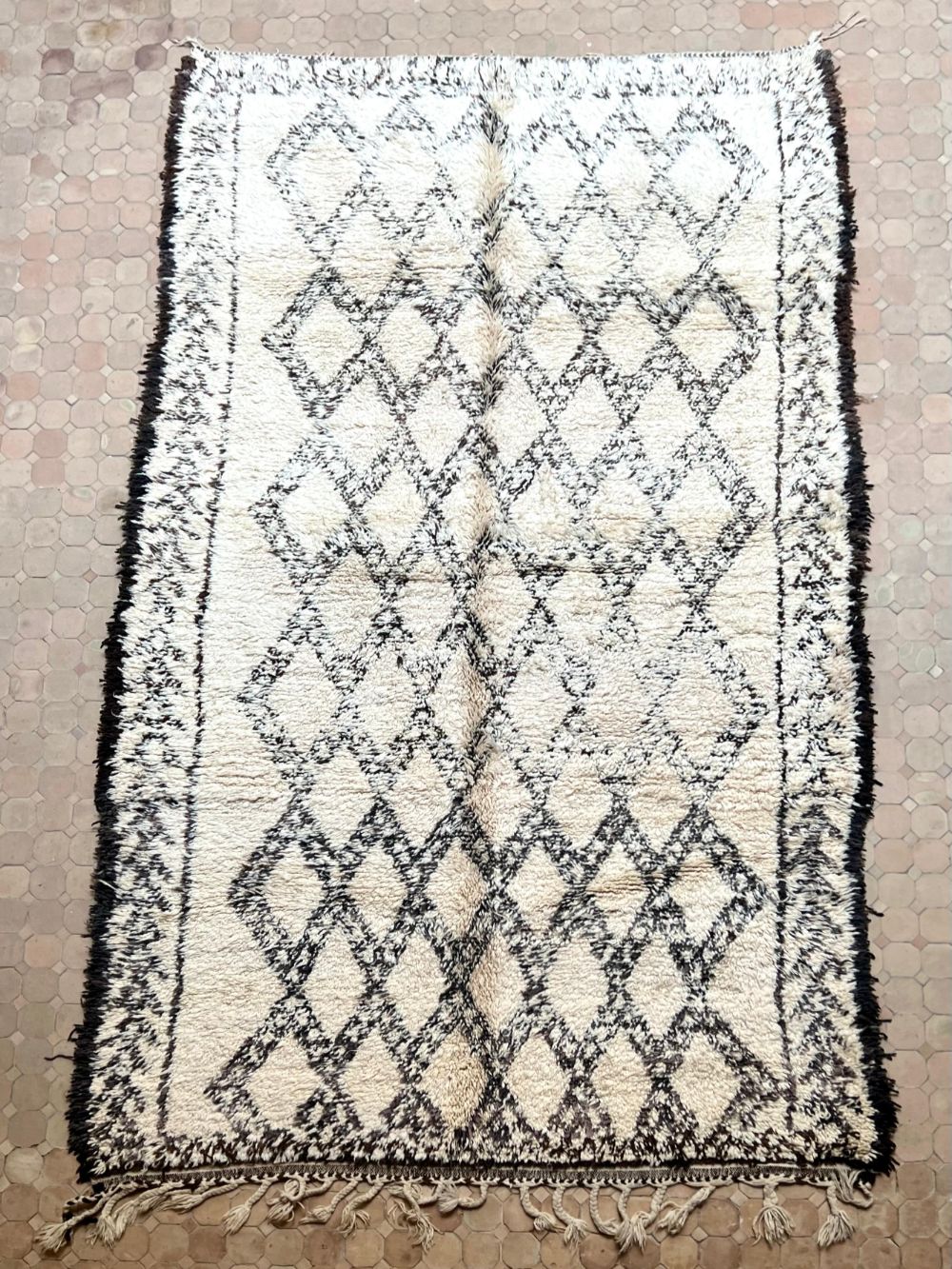 Moroccan Vintage Beni Ouarain Rug 350x205cm
