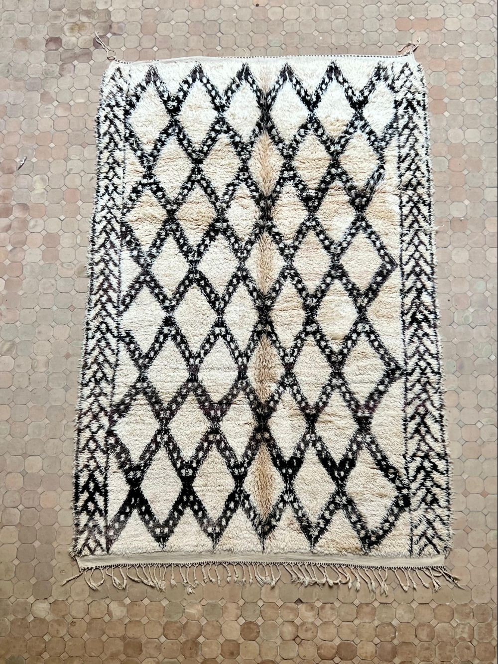 Moroccan Vintage Beni Ouarain Rug 315x195cm
