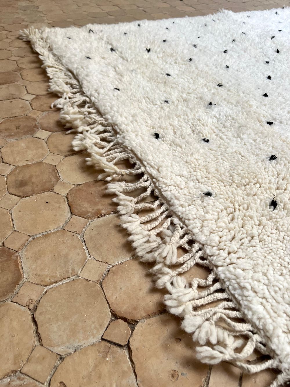 Moroccan Dotted Rug 295x210cm