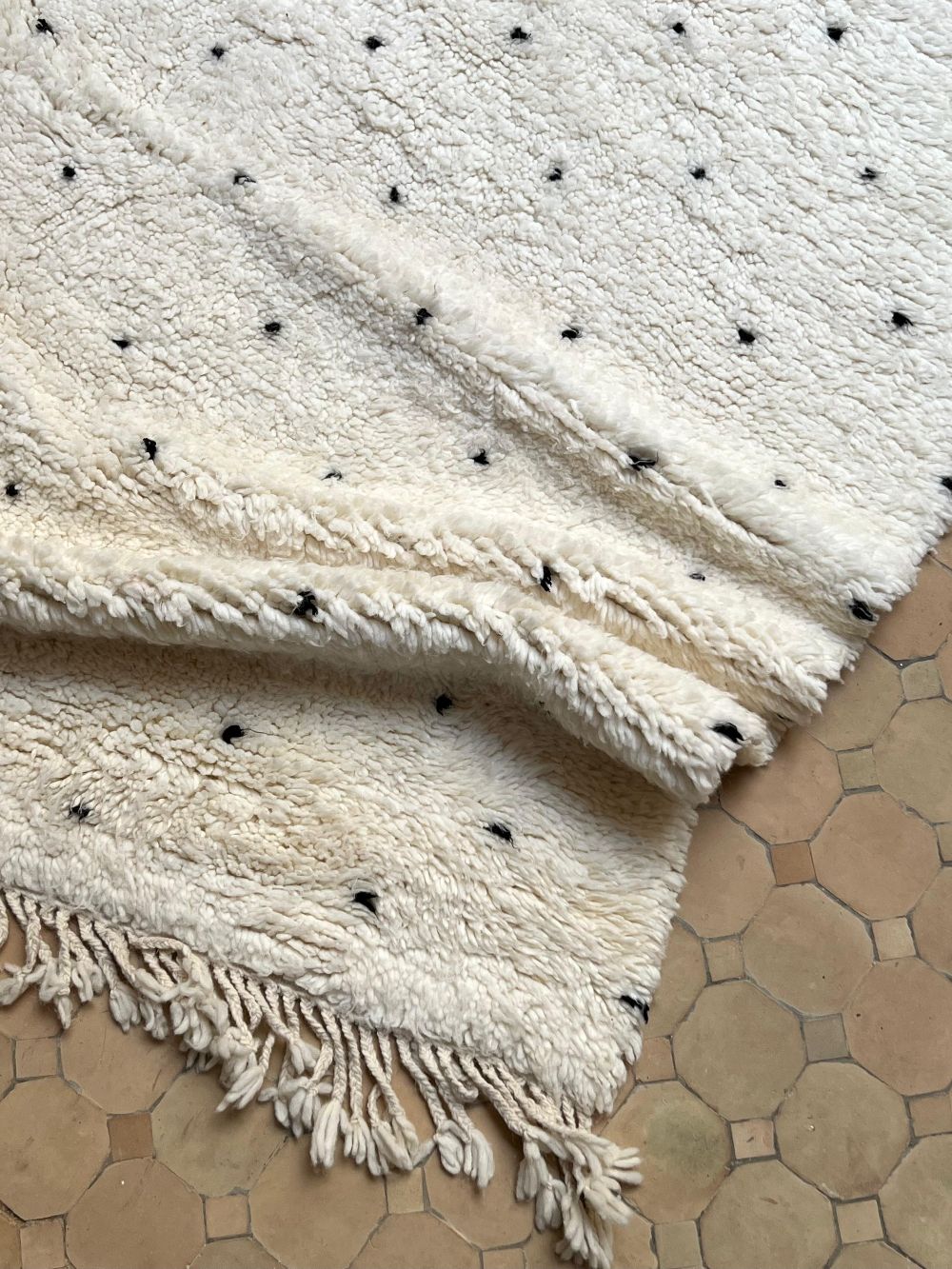 Moroccan Dotted Rug 295x210cm