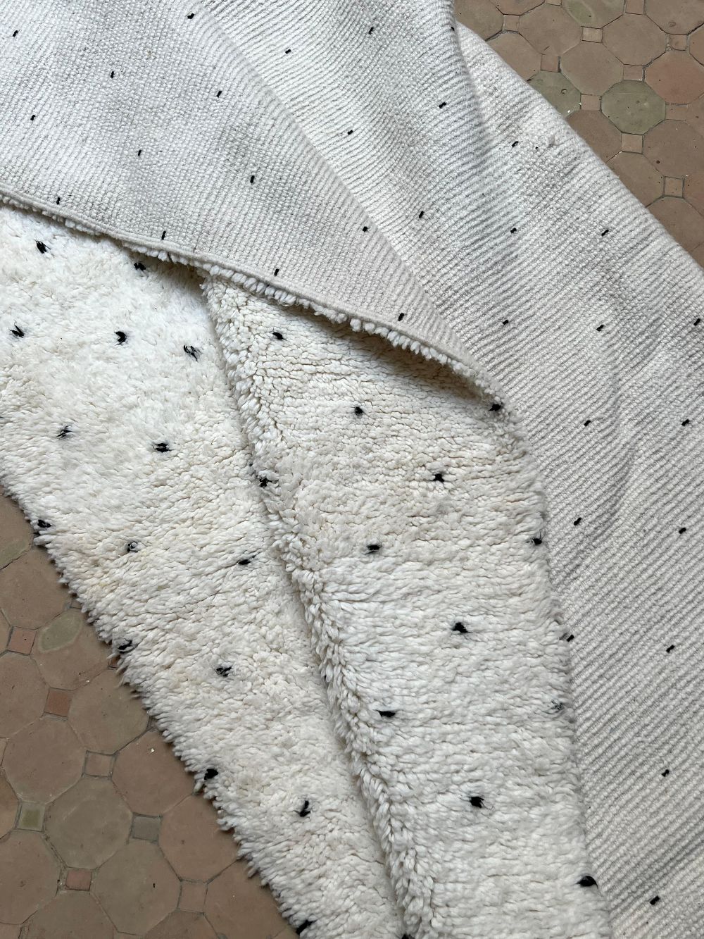 Moroccan Dotted Rug 295x210cm