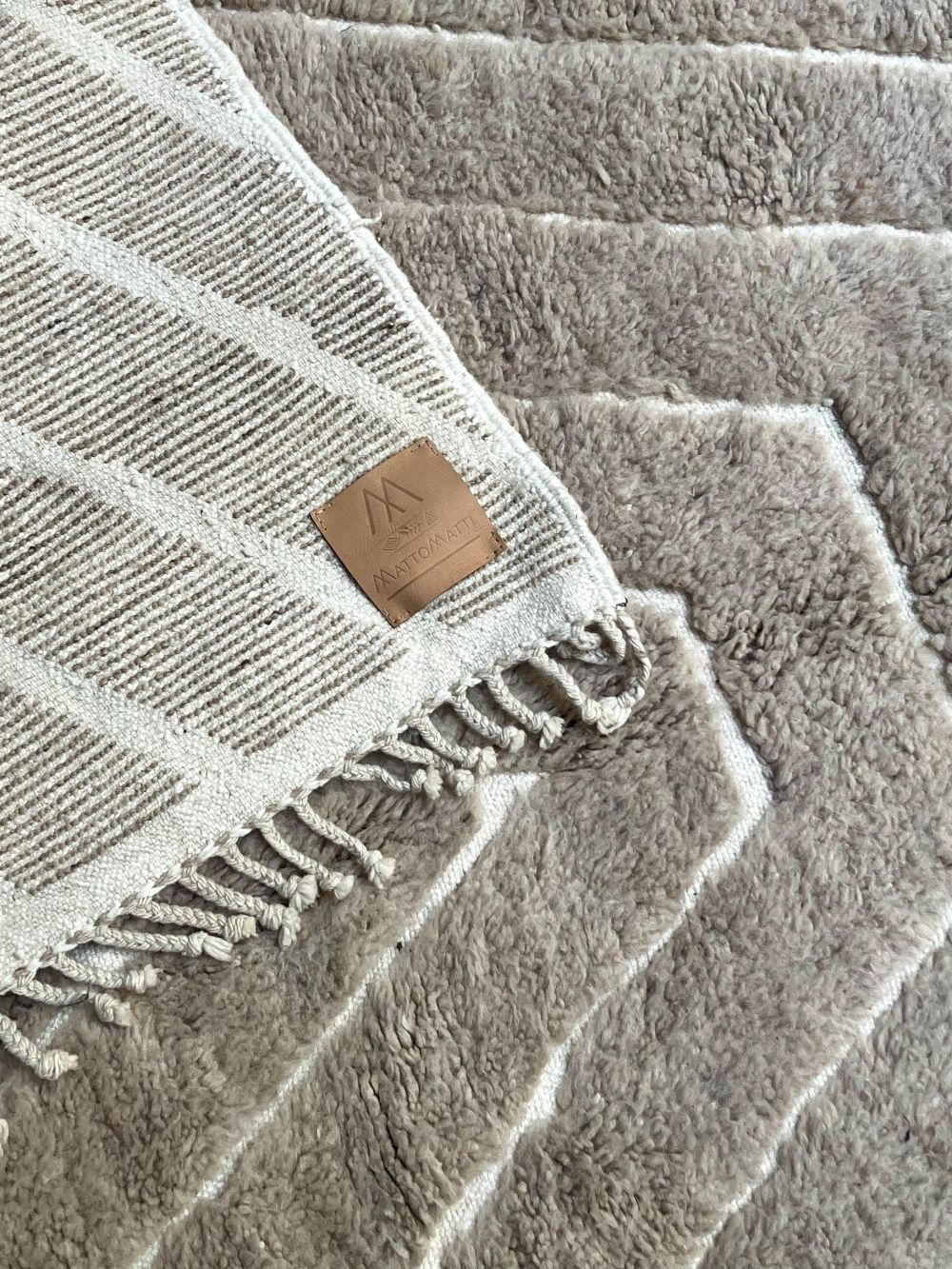 Moroccan Grey Bear Rug 270×205cm