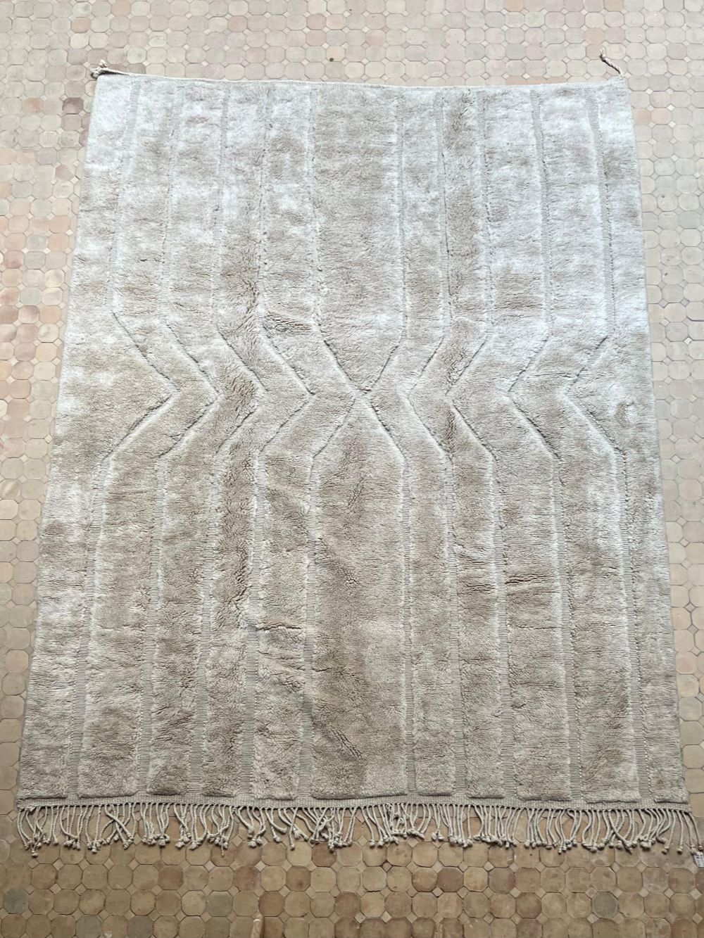 Moroccan Grey Bear Mrirt Rug 350x260cm