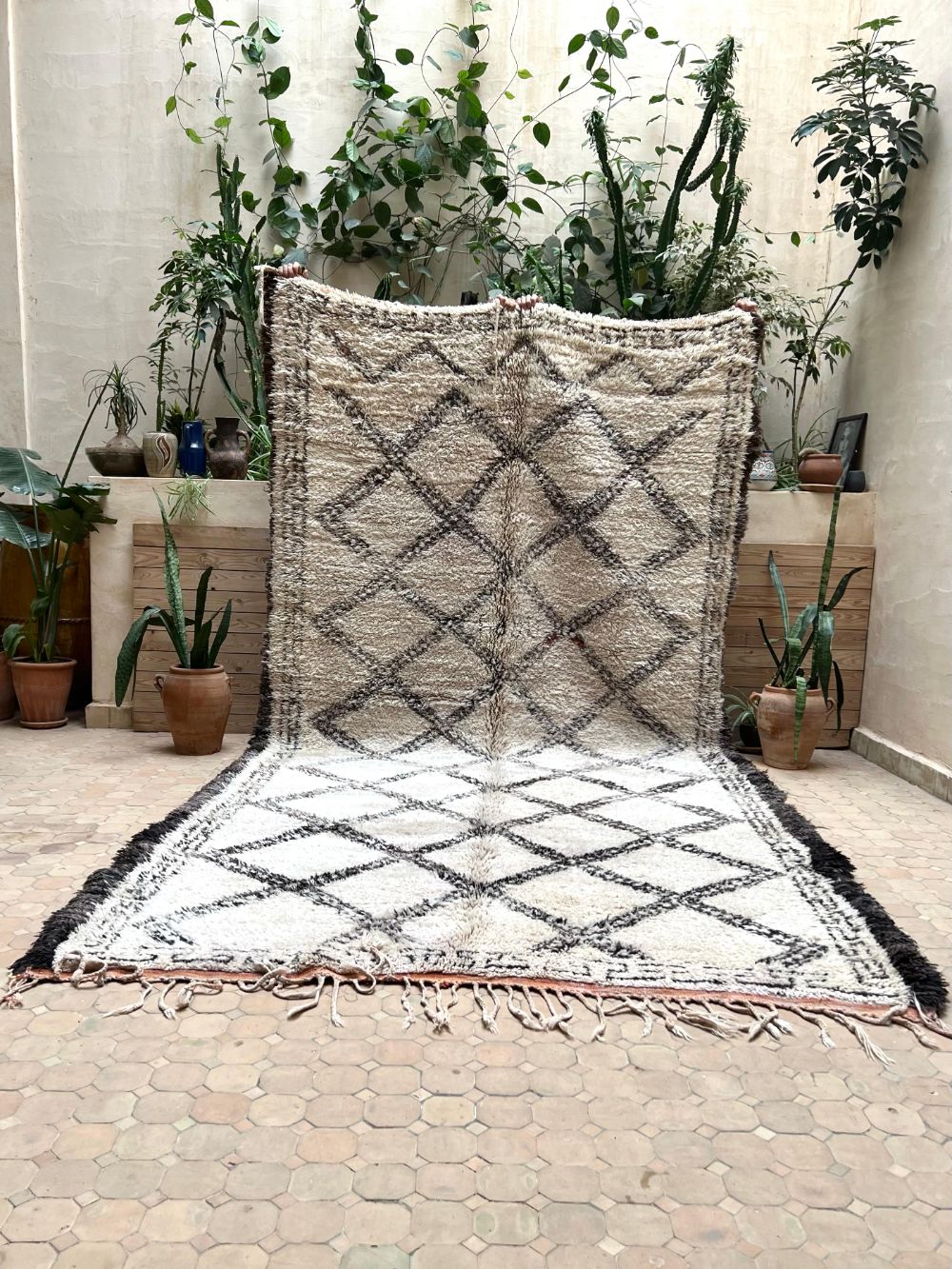 Moroccan Vintage Beni Ouarain Rug 390x200cm