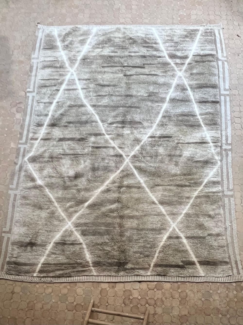 Moroccan Mrirt Frame Grey Rug 415x305cm
