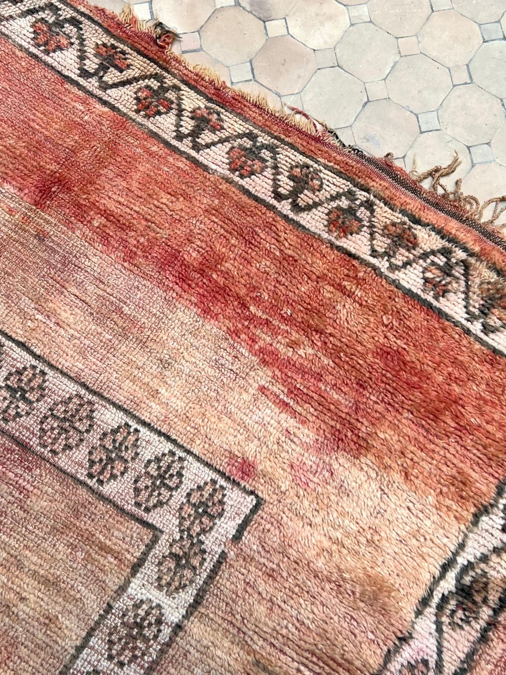 Moroccan Vintage Boujaad Rug 265x195cm
