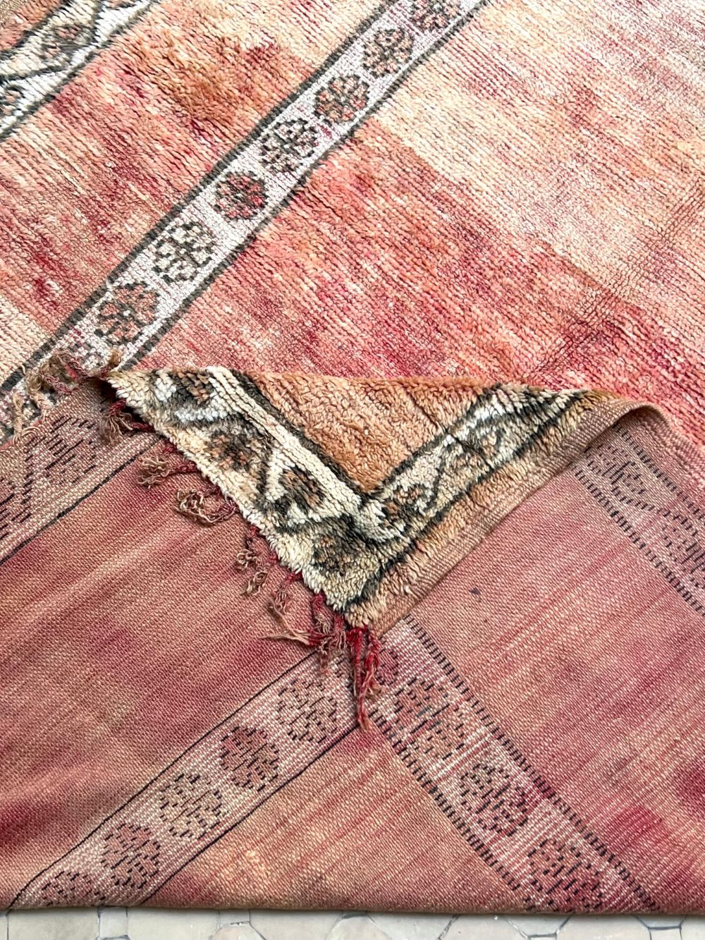 Moroccan Vintage Boujaad Rug 265x195cm