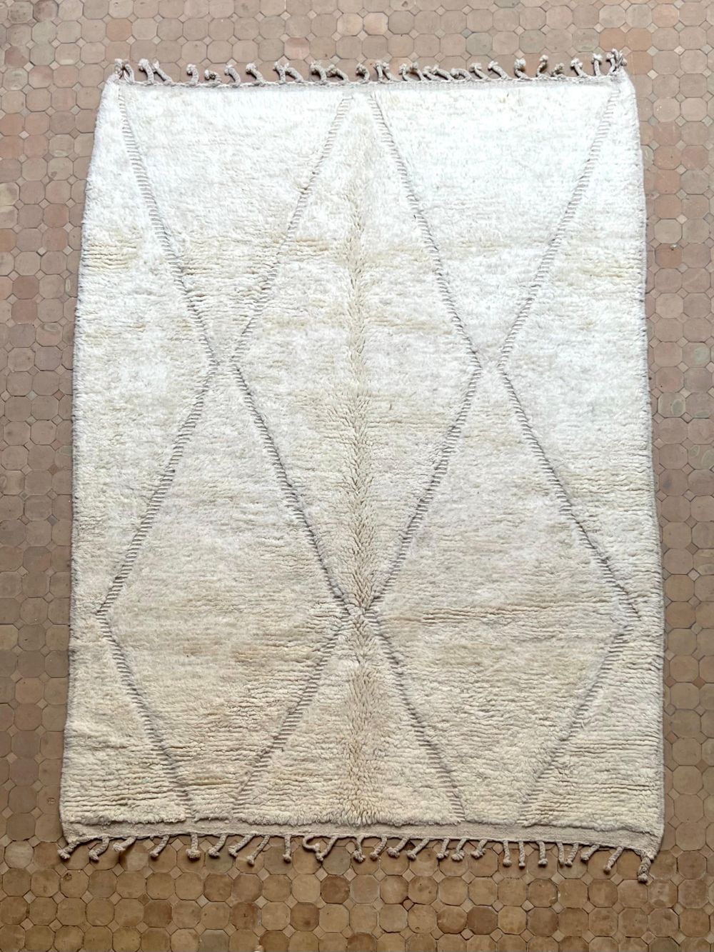 Marokkolainen valkoinen matto 290x205cm