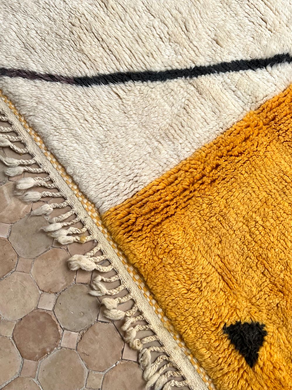 Moroccan Hanzo Rug 250x175cm