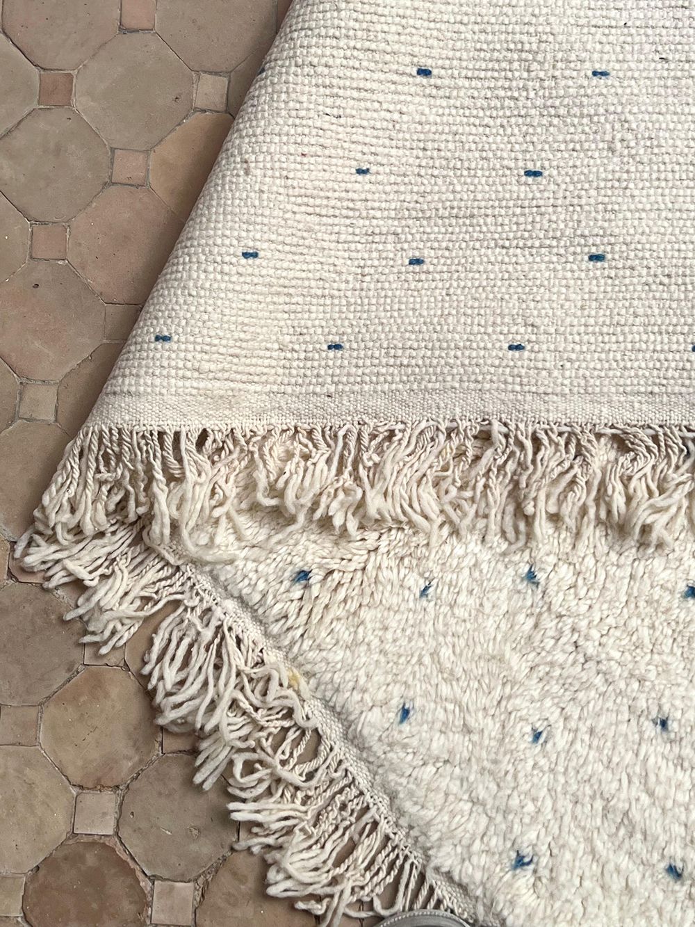 Marokkolainen pilkullinen matto 300x200cm
