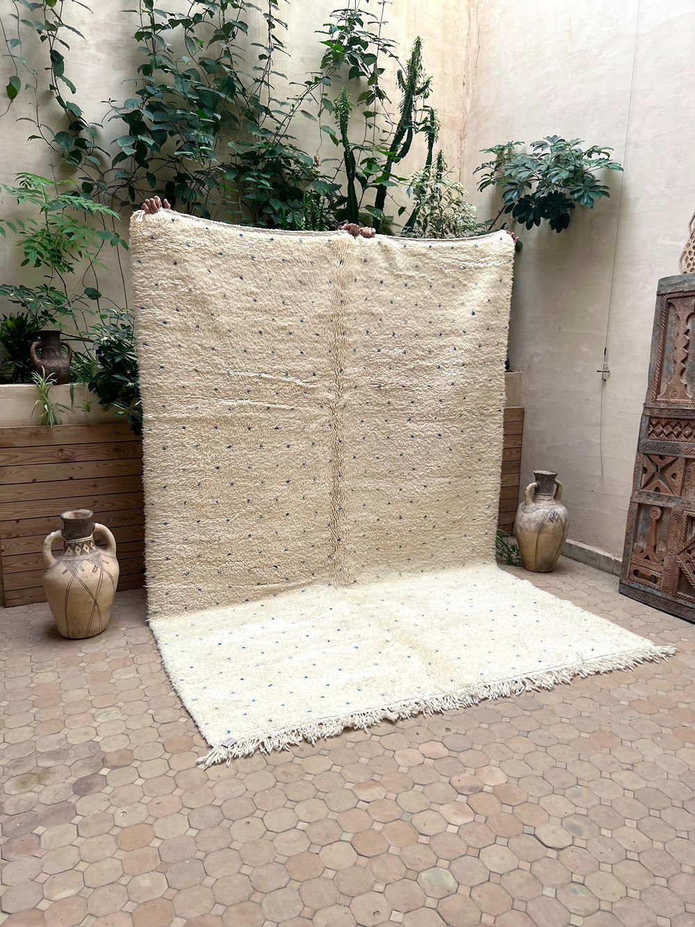 Marokkolainen pilkullinen matto 300x200cm