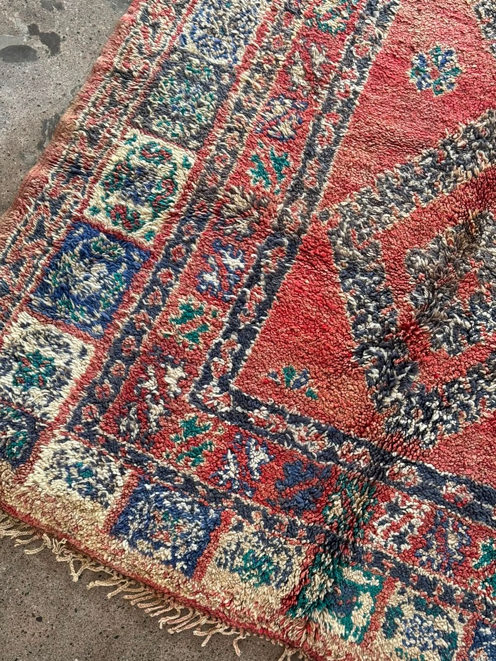 Manuela : Moroccan Vintage Boujaad Rug 330x195cm