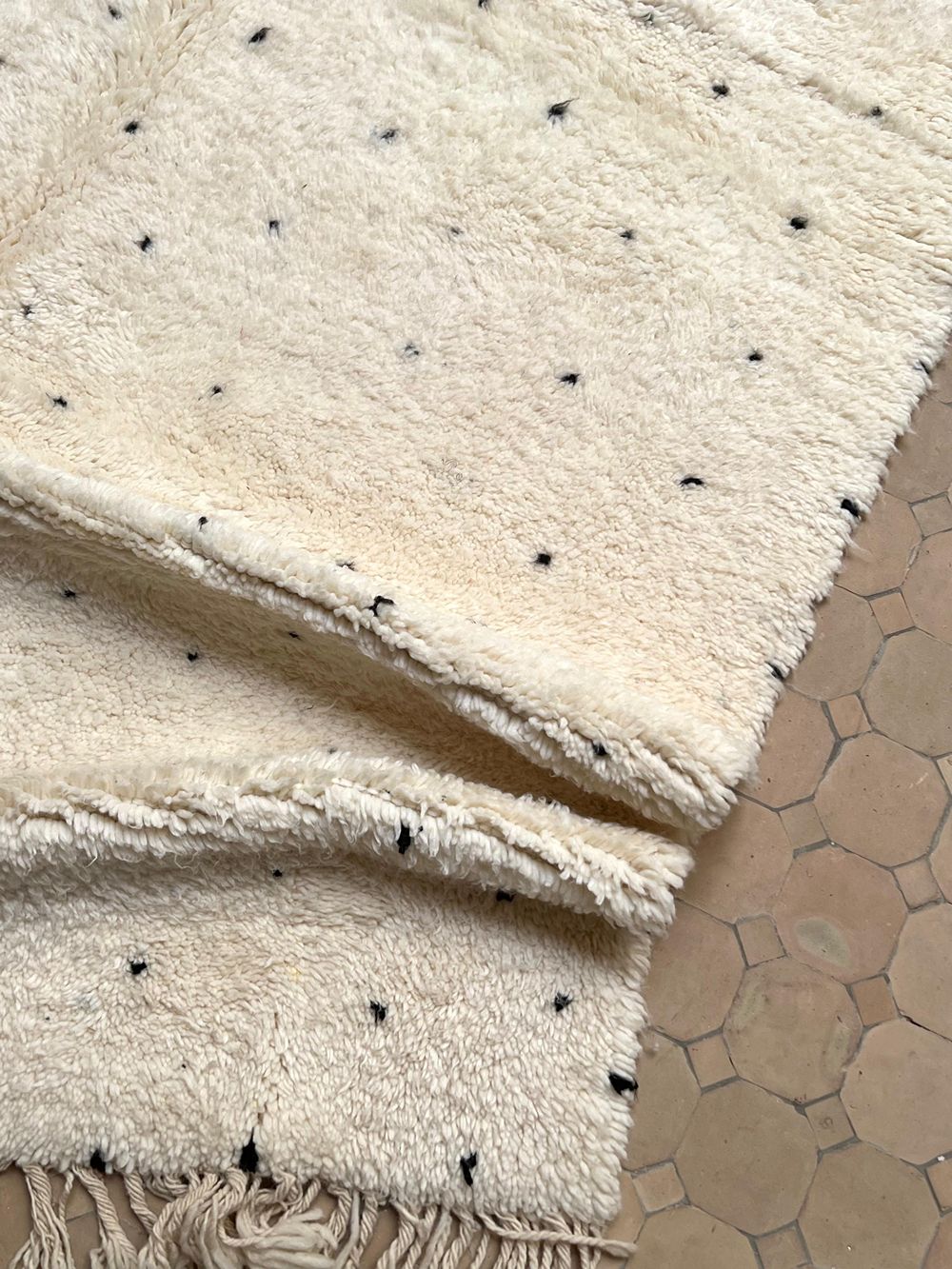 Moroccan Dotted Rug 240x155cm