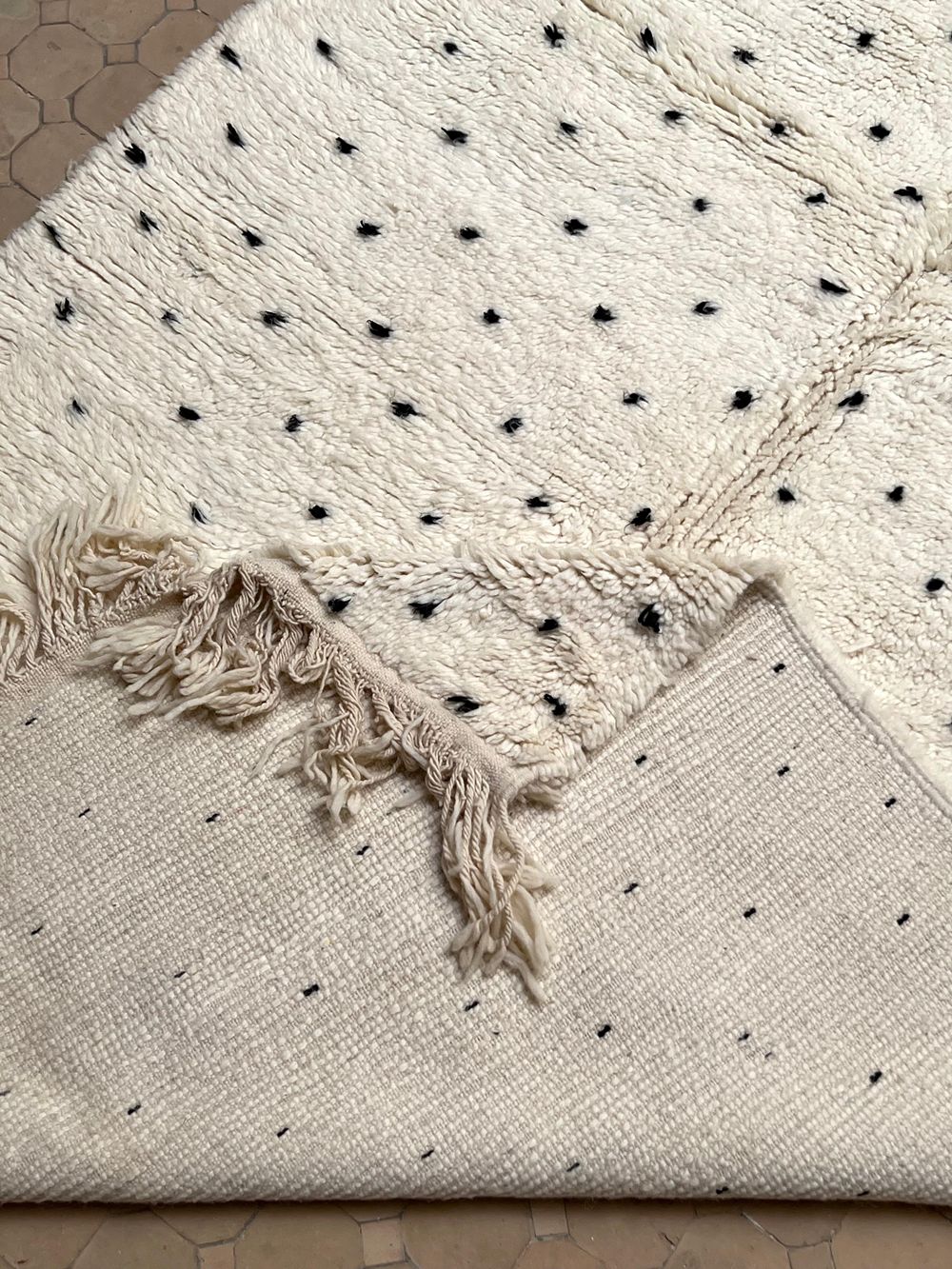 Moroccan Dotted Rug 240x150cm