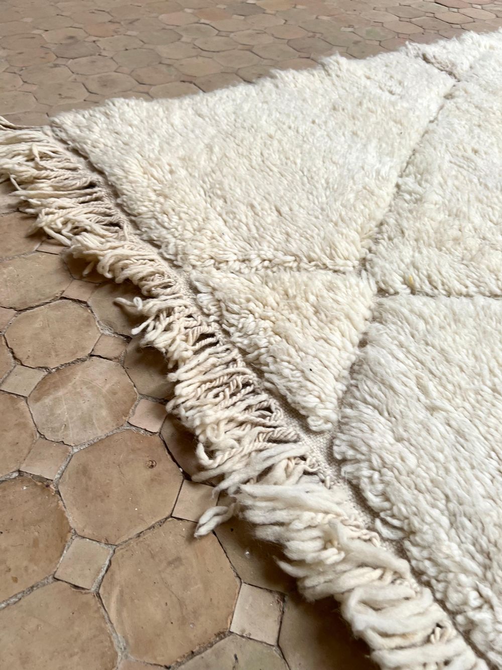 Moroccan All White Rug 275x225cm