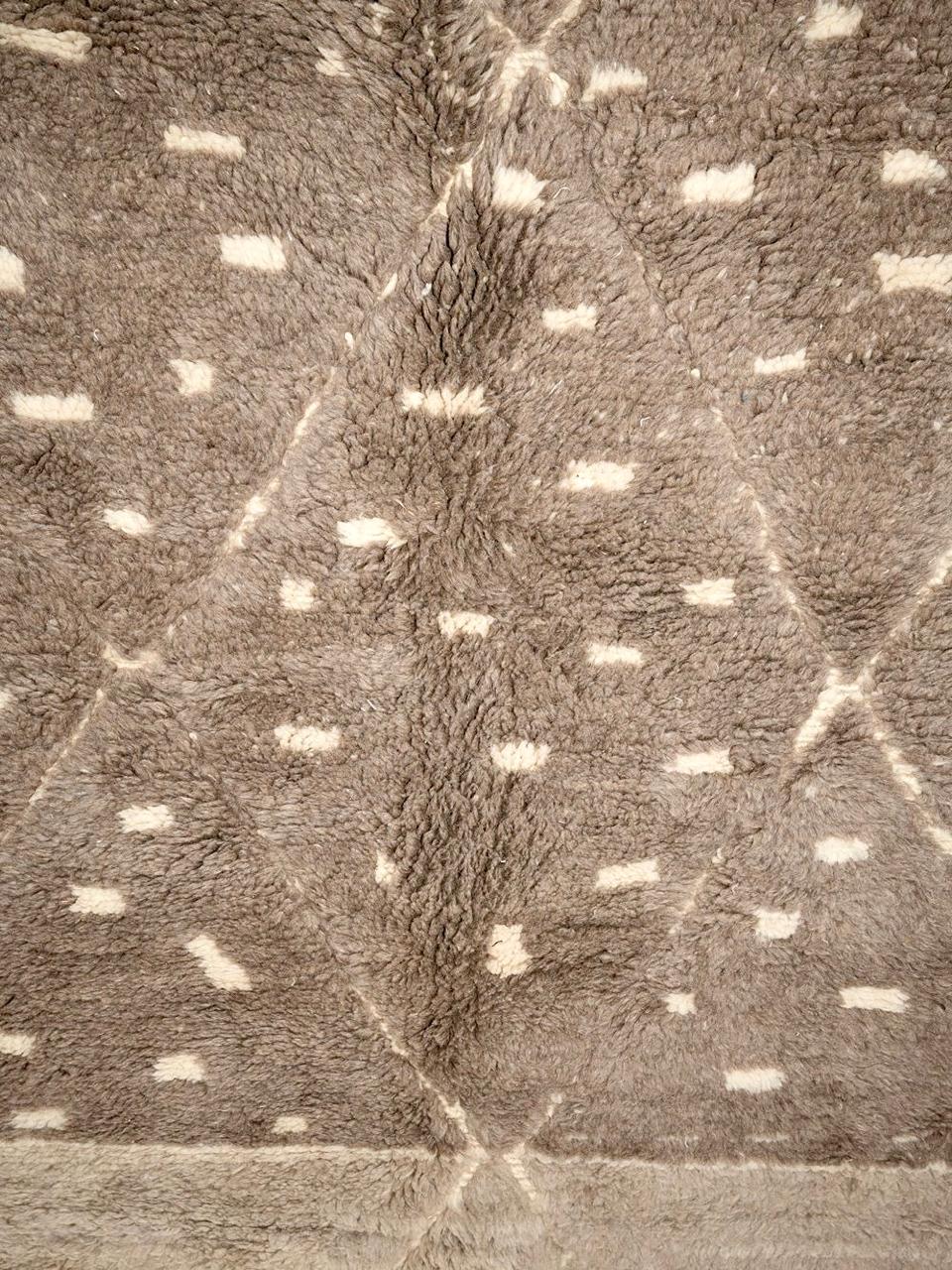 Moroccan Grey Bear Mrirt Rug 295x205cm