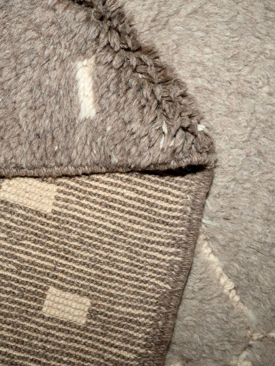 Moroccan Grey Bear Mrirt Rug 295x205cm